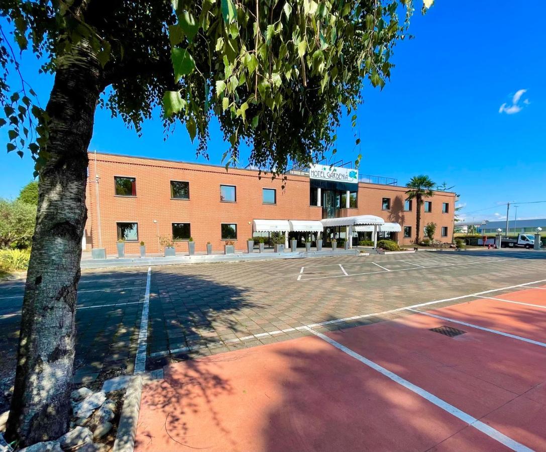 Hotel Gardenia Fiera Cermenate Exterior photo