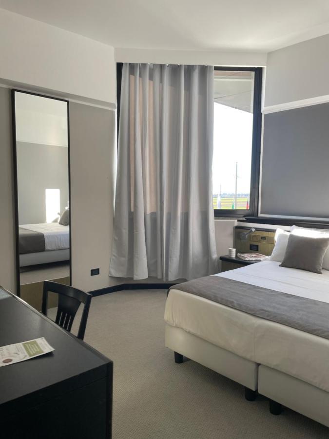 Hotel Gardenia Fiera Cermenate Exterior photo